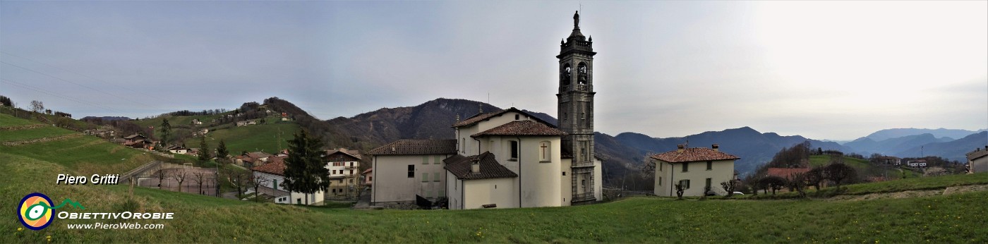 74 Vista panoramica tardo pomeridiana verso la chiesa di Miragolo S. Marco ed oltre.jpg